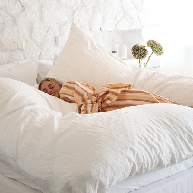 The internet's fluffiest duvets. Happy Fluffy Cloud - cozy bedding ...